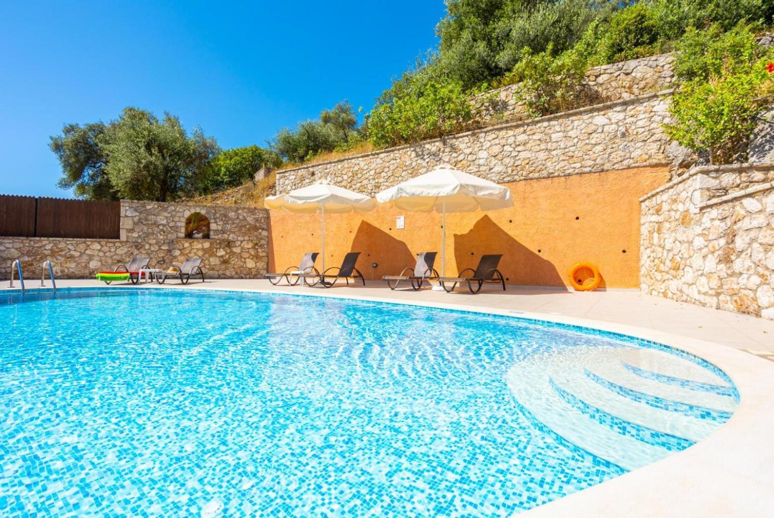 Villa Konstantinos Katávolos エクステリア 写真